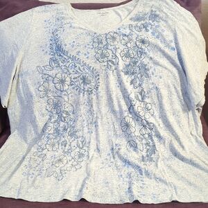 Light Gray and Blue Floral Short Sleeve T Shirt Top